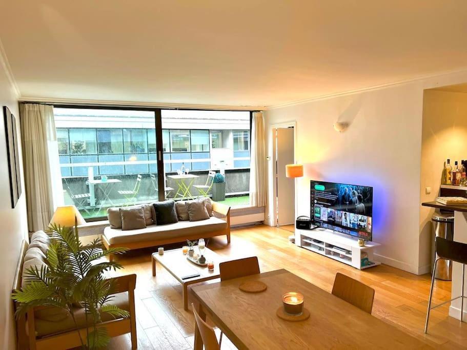 Appartamento Champs Elysees-belle Terrasse, Luxueux *